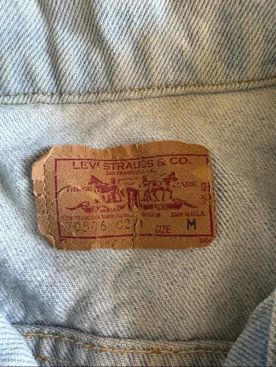 VTG RARE 90s Levi's Light Wash Denim Jacket With Aztec Knit Sleeves Size M - Picture 3 of 13